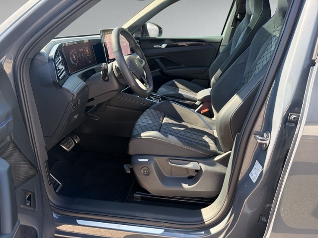 Tiguan 2.0 TDI DSG R-LINE 4MOTION+PANOR+STANDHZ+