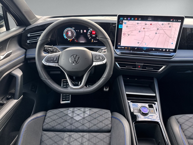 Tiguan 2.0 TDI DSG R-LINE AHK+IQ.LIGHT+HEAD-UP+K