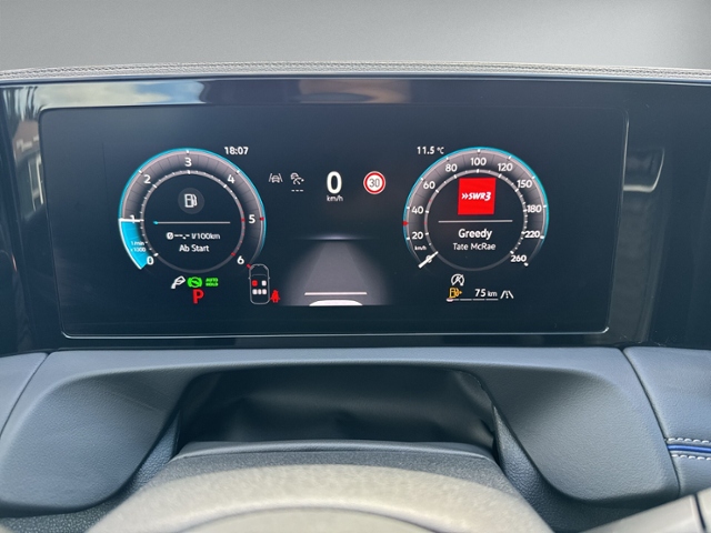 Tiguan 2.0 TDI DSG R-LINE AHK+IQ.LIGHT+HEAD-UP+K