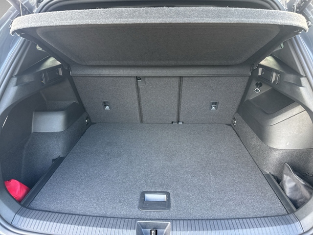 Tiguan 2.0 TDI DSG R-LINE AHK+IQ.LIGHT+HEAD-UP+K