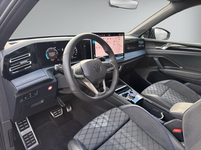 Tiguan 2.0 TDI DSG R-LINE AHK+IQ.LIGHT+HEAD-UP+K