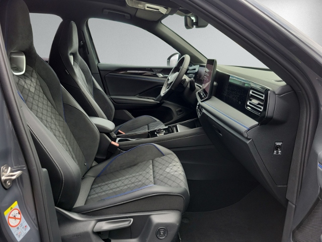 Tiguan 2.0 TDI R-LINE STNHZ+PANO+IQ.LIGHT+HEAD-U