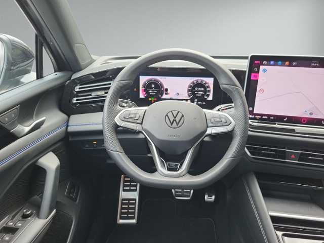 Tiguan 2.0 TDI R-LINE STNHZ+PANO+IQ.LIGHT+HEAD-U