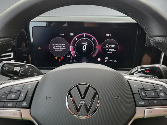 Tiguan 2.0 TDI R-LINE STNHZ+PANO+IQ.LIGHT+HEAD-U