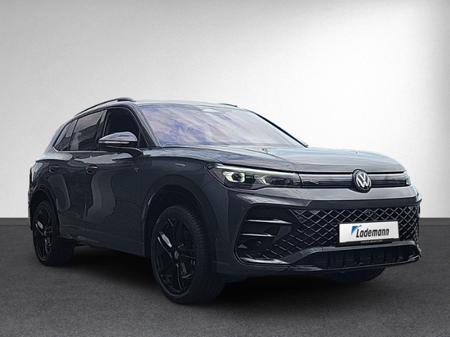 Tiguan 2.0 TDI R-LINE STNHZ+PANO+IQ.LIGHT+HEAD-U