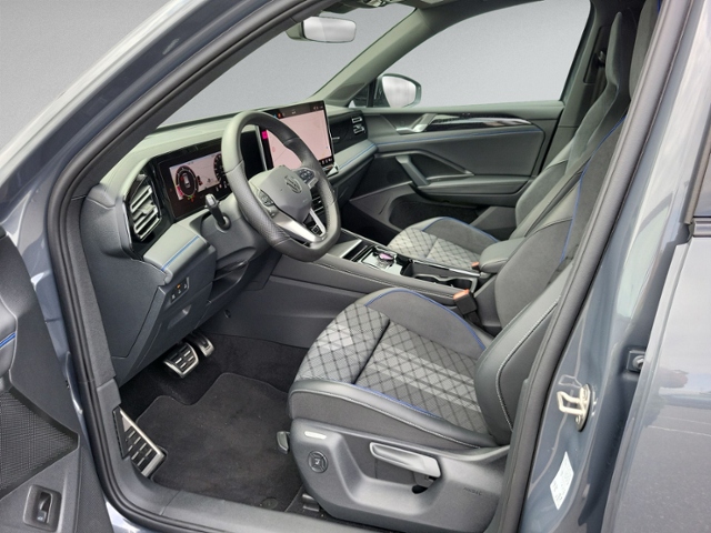 Tiguan 2.0 TDI R-LINE STNHZ+PANO+IQ.LIGHT+HEAD-U