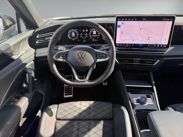 Tiguan R-Line 2.0 TDI 4MOTION STNDHZ+AHK+PANO+IQ
