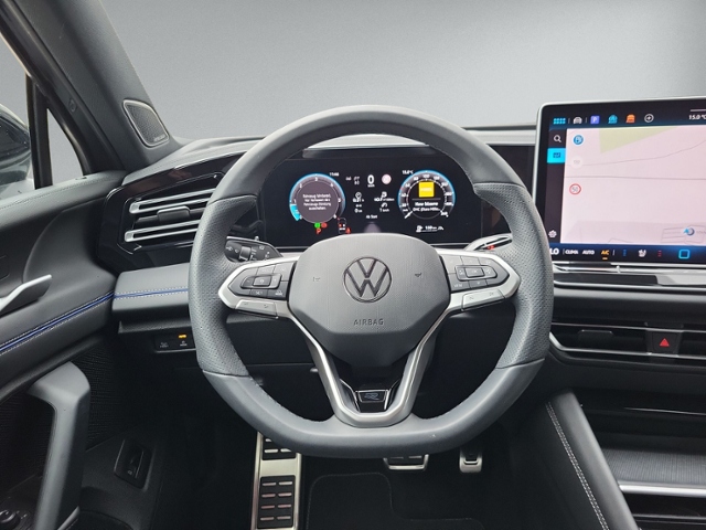 Tiguan 2.0 TDI R-LINE DSG 4MOTION PANO+AHK+LEDER