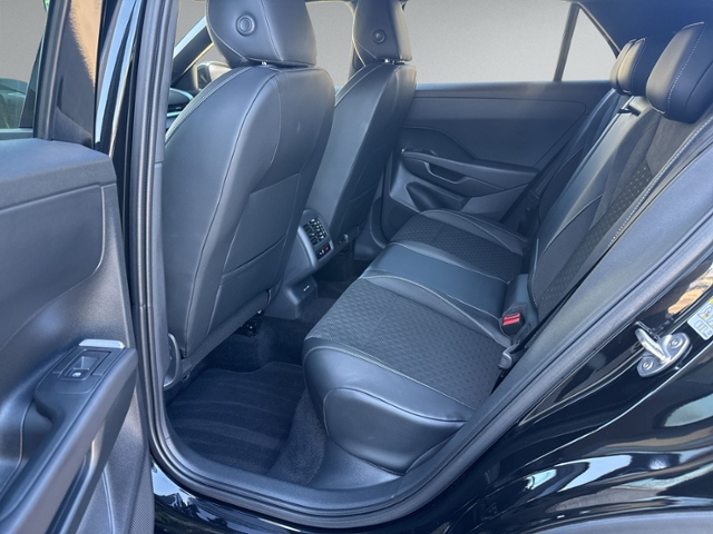 T-Roc R-Line 1.5 eTSI AHK+IQ.LIGHT+NAVI+HEAD-UP+