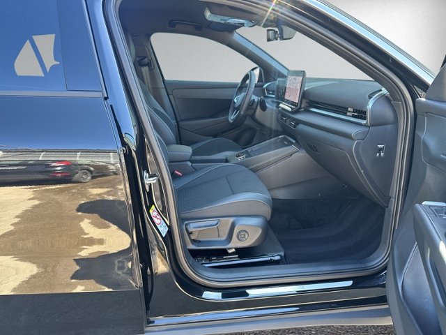 T-Roc R-Line 1.5 eTSI AHK+IQ.LIGHT+NAVI+HEAD-UP+