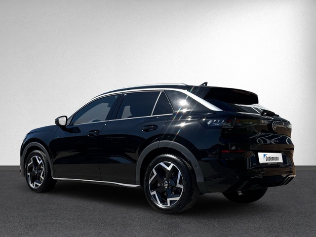 T-Roc R-Line 1.5 eTSI AHK+IQ.LIGHT+NAVI+HEAD-UP+