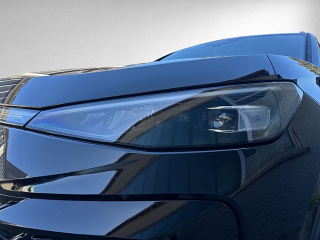 T-Roc R-Line 1.5 eTSI AHK+IQ.LIGHT+NAVI+HEAD-UP+