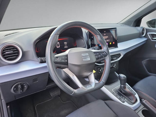 Arona 1.0 TSI DSG FR LED+NAVI+KAMERA+GRA+SITZHZ+