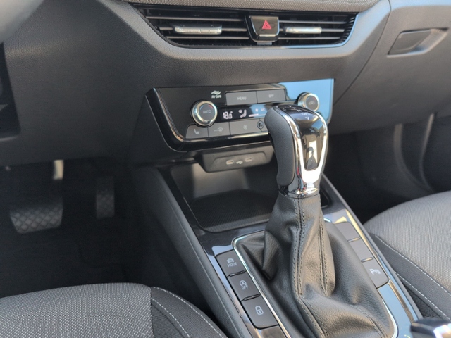 Fabia 1.0 TSI DSG TOUR LED+KAMERA+NAVI+SITZHEIZ+