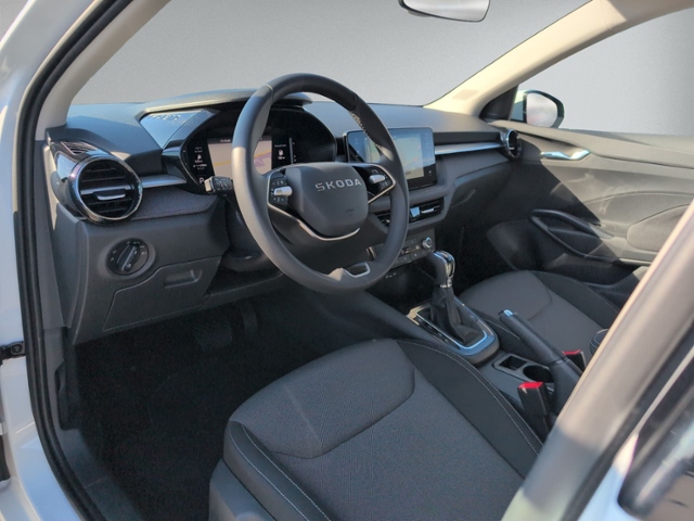 Fabia 1.0 TSI DSG TOUR LED+KAMERA+NAVI+SITZHEIZ+