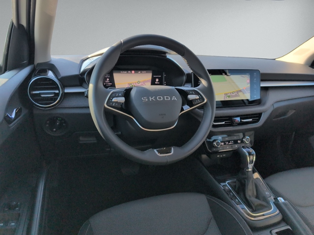 Fabia 1.0 TSI DSG TOUR LED+KAMERA+NAVI+SITZHEIZ+