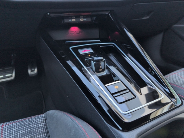 Golf VIII 2.0 TSI GTI DSG IQ.LIGHT+NAVI+ACC+SIHZ