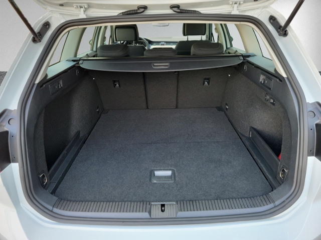 Passat Variant 2.0 TDI DSG AHK+RFK+LED+NAVI+ACC+