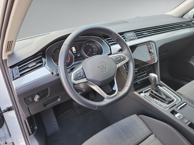 Passat Variant 2.0 TDI DSG AHK+RFK+LED+NAVI+ACC+