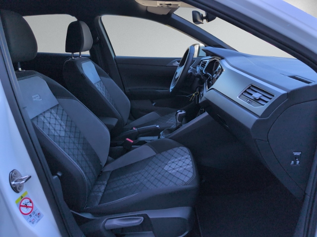 Taigo 1.5 TSI DSG R-LINE AHK+IQ.LIGHT+NAVI.+RFK+
