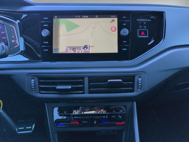 Taigo 1.5 TSI DSG R-LINE AHK+IQ.LIGHT+NAVI.+RFK+