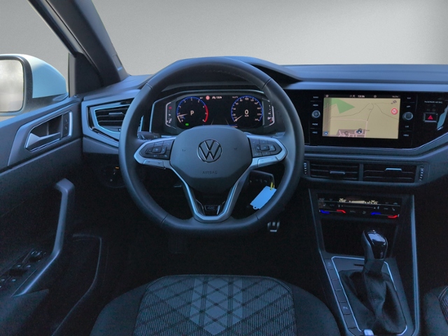 Taigo 1.5 TSI DSG R-LINE AHK+IQ.LIGHT+NAVI.+RFK+