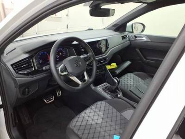 Taigo 1.5 TSI DSG R-LINE AHK+IQ.LIGHT+NAVI.+RFK+