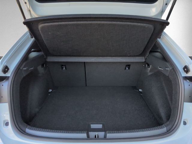 Taigo 1.5 TSI DSG R-LINE AHK+IQ.LIGHT+NAVI.+RFK+