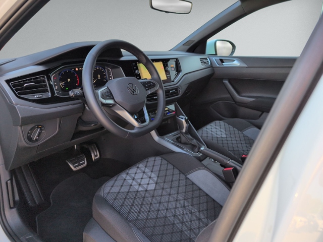 Taigo 1.5 TSI DSG R-LINE AHK+IQ.LIGHT+NAVI.+RFK+