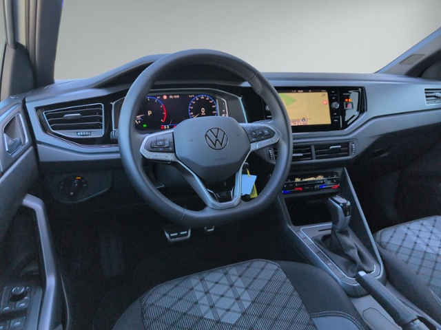 Taigo 1.5 TSI DSG R-LINE AHK+IQ.LIGHT+NAVI.+RFK+