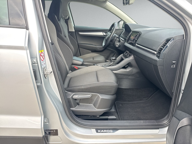 Karoq 1.5 TSI DSG TOUR AHK+RFK+behz.WSS+LED+NAVI