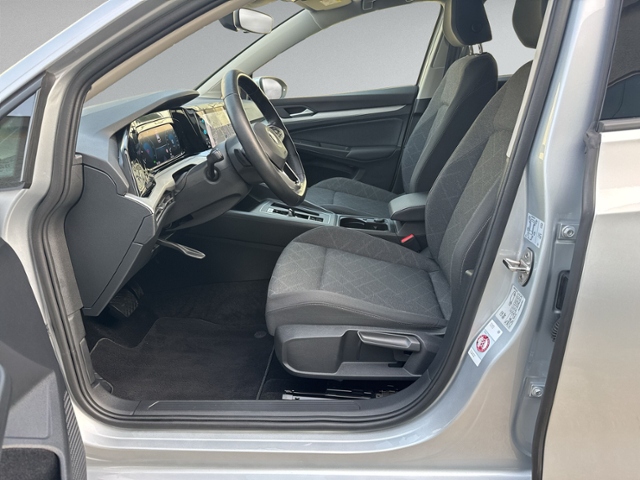 Golf VIII Variant 2.0 TDI DSG LED+NAVI+ACC+SIHZ+