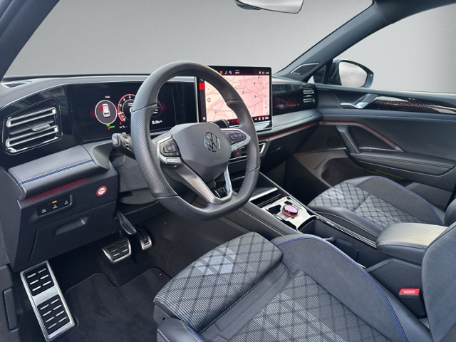 Tiguan 1.5 eTSI DSG R-LINE PANO+360°+IQ.LIGHT+HE