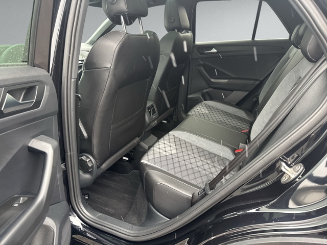 T-Roc 1.5 TSI DSG R-LINE PANO+IQ.LIGHT+RFK+NAVI+