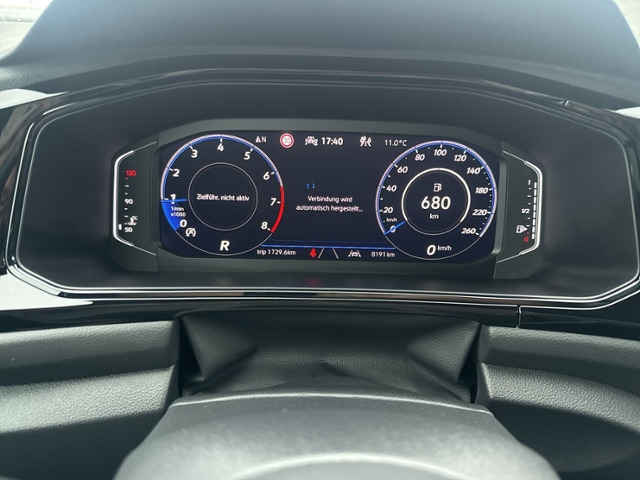 T-Roc 1.5 TSI DSG R-LINE PANO+IQ.LIGHT+RFK+NAVI+