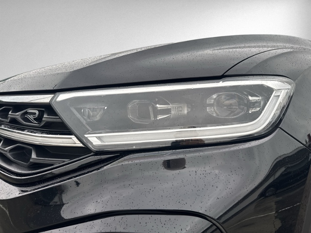 T-Roc 1.5 TSI DSG R-LINE PANO+IQ.LIGHT+RFK+NAVI+