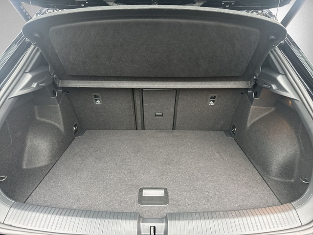 T-Roc 1.5 TSI DSG R-LINE PANO+IQ.LIGHT+RFK+NAVI+
