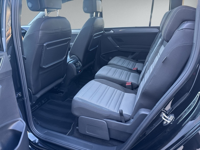 Touran 1.5 TSI DSG H-LINE PANO+7-SITZE+RFK+NAVI+
