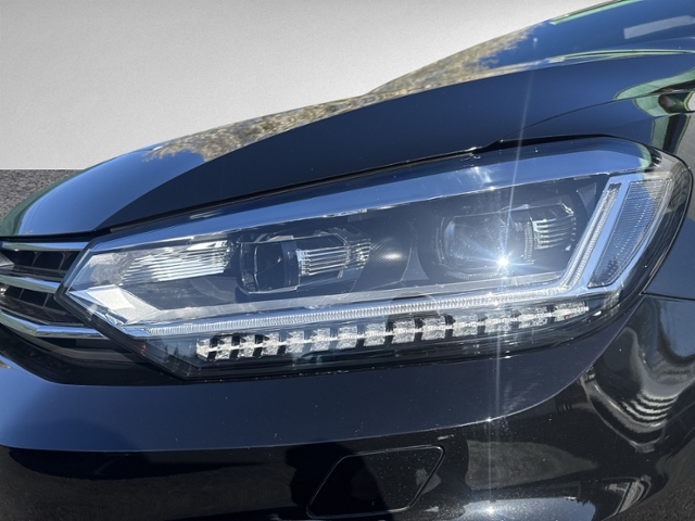 Touran 1.5 TSI DSG H-LINE PANO+7-SITZE+RFK+NAVI+