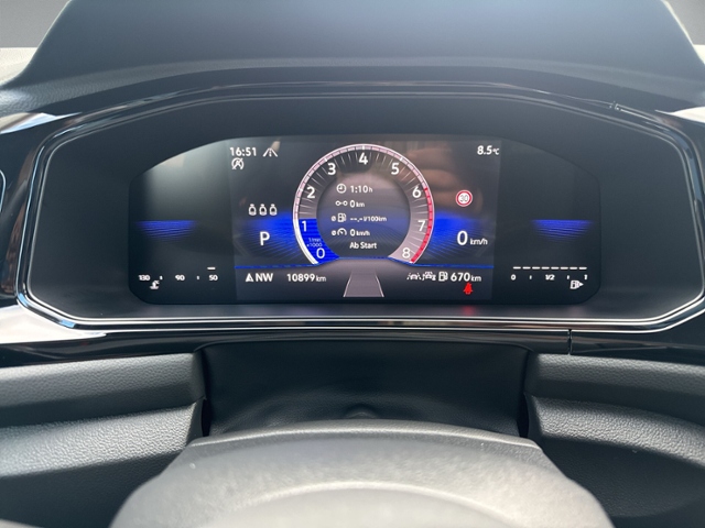 T-Roc 1.5 TSI DSG R-LINE PANO+IQ.LIGHT+RFK+NAVI+