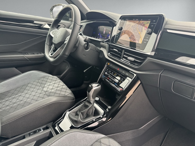 T-Roc 1.5 TSI DSG R-LINE PANO+IQ.LIGHT+RFK+NAVI+