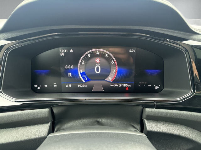 T-Roc 1.5 TSI DSG R-LINE PANO+IQ.LIGHT+RFK+NAVI+