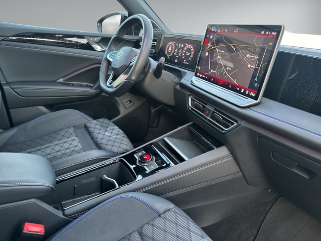 Tiguan 1.5 eTSI DSG R-LINE PANO+360°+IQ.LIGHT+HE