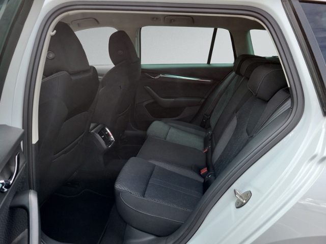 Octavia Combi 2.0 TDI DSG STYLE STANDHZ+NAVI+ACC