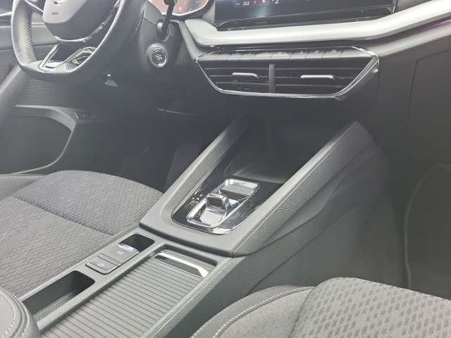 Octavia Combi 2.0 TDI DSG STYLE STANDHZ+NAVI+ACC