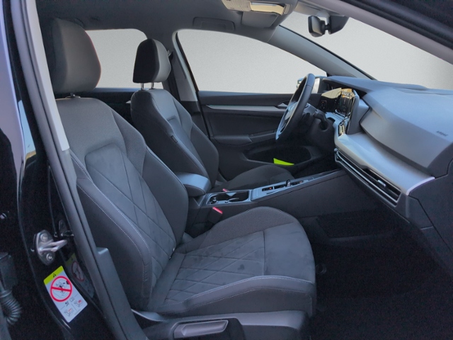 Golf VIII Variant 2.0 TDI DSG NAVI+LED+ACC+PDC+S