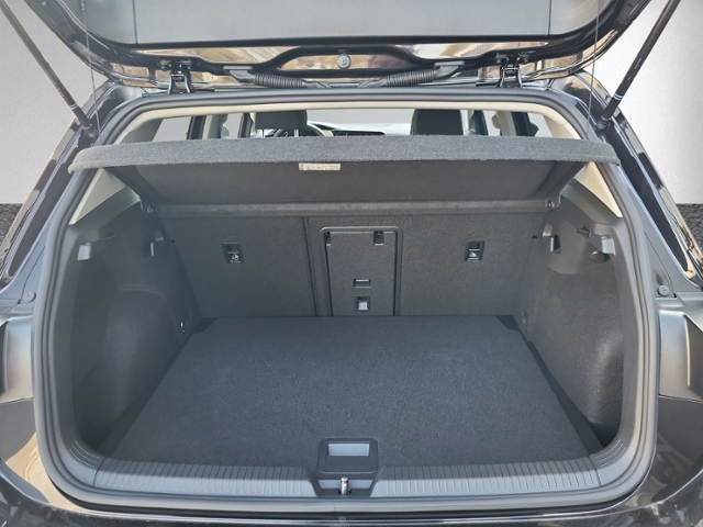 Golf VIII 1.5 TSI ACTIVE STANDHZ+RFK+HEAD-UP+NAV