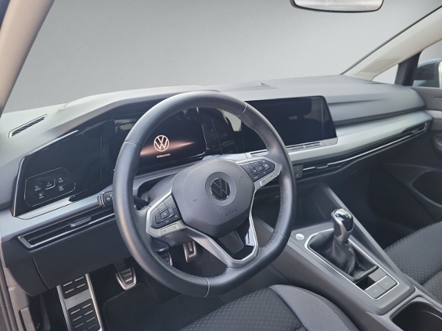 Golf VIII 1.5 TSI ACTIVE STANDHZ+RFK+HEAD-UP+NAV