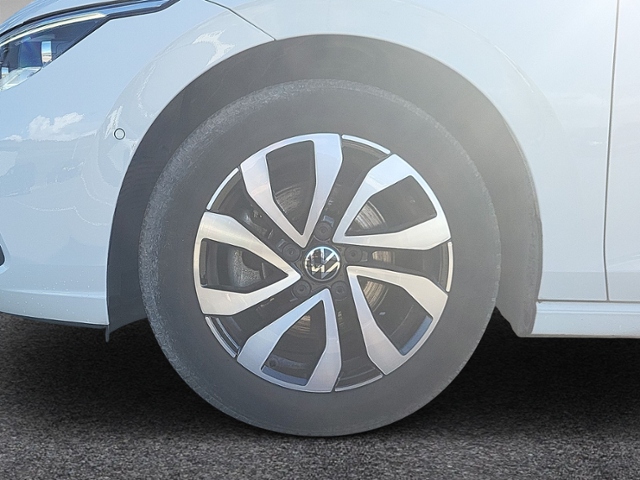 Golf VIII 1.5 TSI ACTIVE STANDHZ+RFK+HEAD-UP+NAV