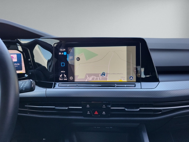 Golf VIII 1.5 TSI ACTIVE STANDHZ+RFK+HEAD-UP+NAV